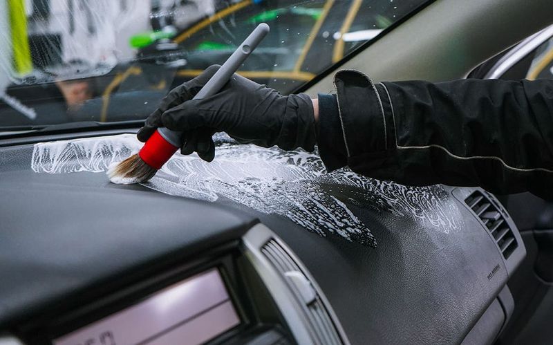 Как очистить пятно в салоне авто